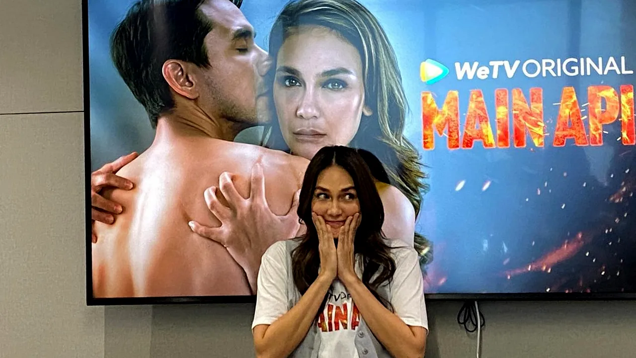 Luna Maya dan Darius Sinathrya Lakukan Adegan Dewasa di Serial Main Api