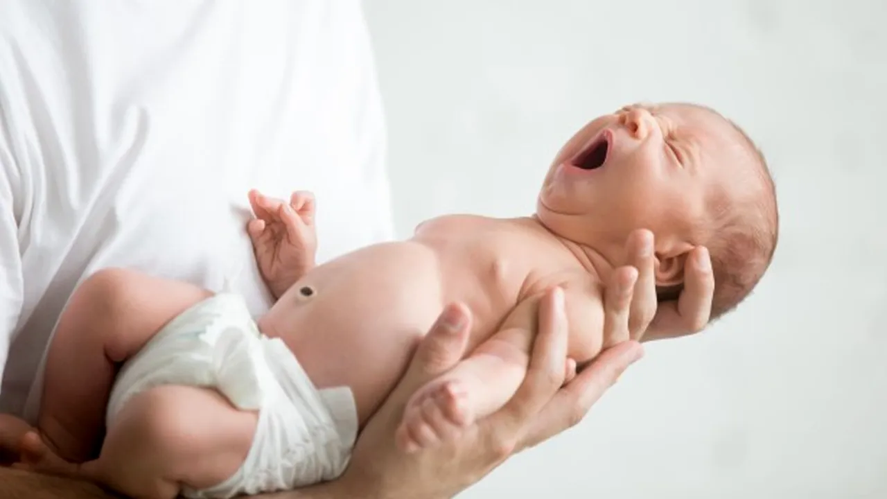 Penyebab dan Cara Mengatasi Perut Kembung Bayi